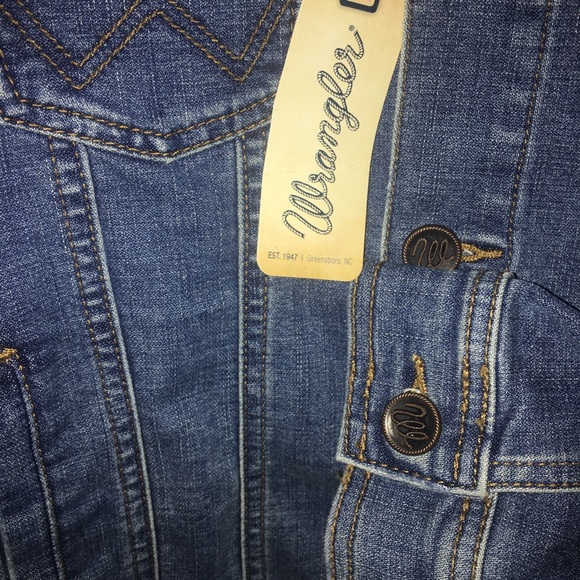 Wrangler Women Fashion Denim Jacket. Medium. Blue - Picture 6 of 8